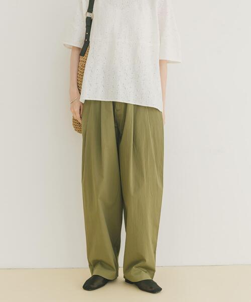 ITEMS URBANRESEARCH(アイテムズ アーバンリサーチ)の「ナイロンコクーンパンツ(その他パンツ・レディース・カーキ/ネイビー/ベージュ・FREE)」の2枚目の写真