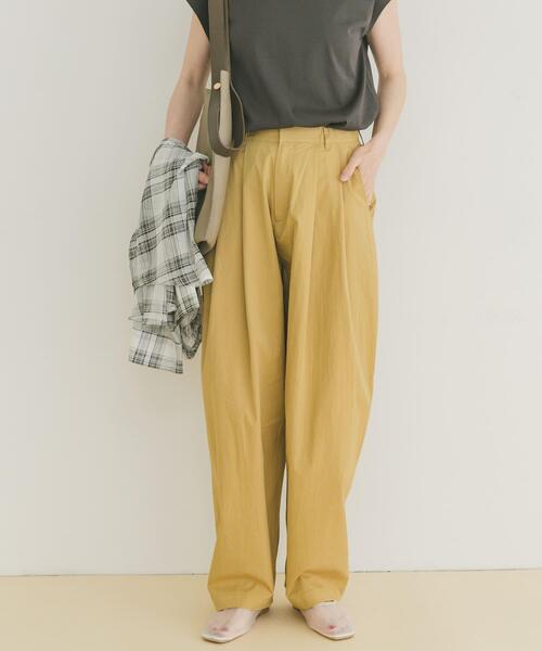 ITEMS URBANRESEARCH(アイテムズ アーバンリサーチ)の「ナイロンコクーンパンツ(その他パンツ・レディース・カーキ/ネイビー/ベージュ・FREE)」の4枚目の写真