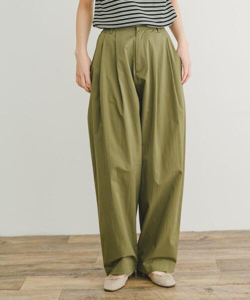 ITEMS URBANRESEARCH(アイテムズ アーバンリサーチ)の「ナイロンコクーンパンツ(その他パンツ・レディース・カーキ/ネイビー/ベージュ・FREE)」の18枚目の写真