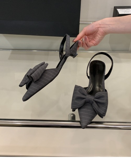 Eclat one(エクラワン)の「【Eclat one】リボンデザイン ピンストライプ ミュール パンプス(パンプス・レディース・ブラック/イエロー・S/L/M)」の19枚目の写真