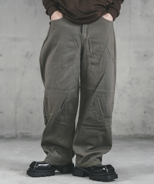 Shoowtime(ショウタイム)の「Curved silhouette wide chino pants / カーブシルエットワイドチノパンツ(チノパンツ・メンズ・カーキブラウン・X-LARGE/LARGE/MEDIUM/SMALL)」の8枚目の写真