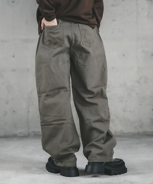Shoowtime(ショウタイム)の「Curved silhouette wide chino pants / カーブシルエットワイドチノパンツ(チノパンツ・メンズ・カーキブラウン・X-LARGE/LARGE/MEDIUM/SMALL)」の3枚目の写真