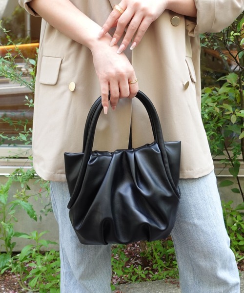 unnu（ユヌ）の「フラッフィー2WAYショルダーバッグ（ショルダーバッグ・レディース・ホワイト/ベージュ/ブラック・F）」の19枚目の写真