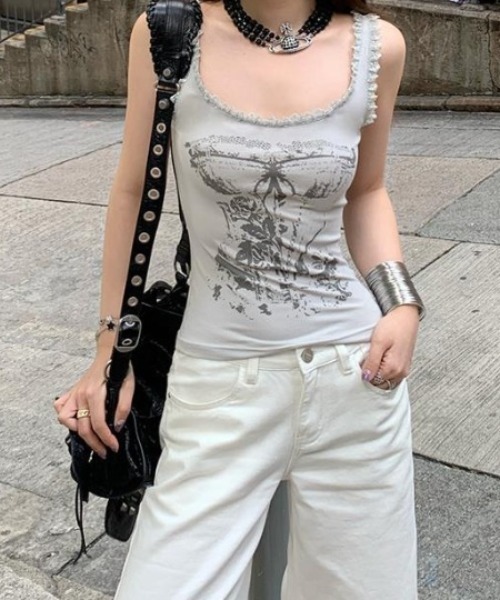 lilful（リルフル）の「【カップ付き】レース ショート丈 プリントノースリーブタンクトップ（タンクトップ・レディース・グレー/ブラック/ホワイト・F）」の8枚目の写真