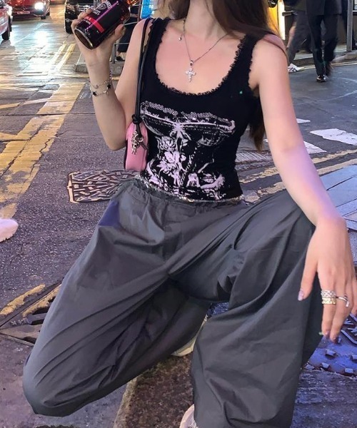 lilful（リルフル）の「【カップ付き】レース ショート丈 プリントノースリーブタンクトップ（タンクトップ・レディース・グレー/ブラック/ホワイト・F）」の16枚目の写真