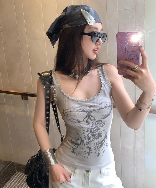 lilful（リルフル）の「【カップ付き】レース ショート丈 プリントノースリーブタンクトップ（タンクトップ・レディース・グレー/ブラック/ホワイト・F）」の20枚目の写真