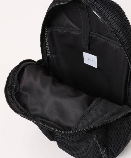 EDITA.(エディータ)の「洗濯機で洗える Washable standard pockets backpack 大容量 / 通学 / A4収納(バックパック/リュック・レディース・ブラック×グレー/ブラック・FREE)」の14枚目の写真