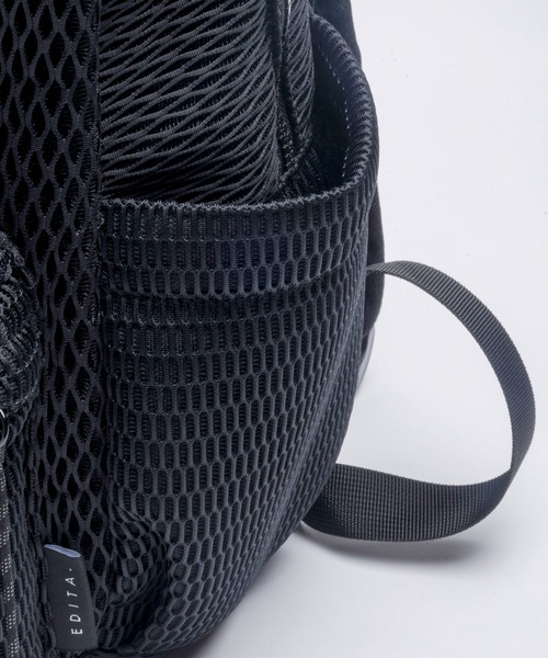 EDITA.(エディータ)の「洗濯機で洗える Washable standard pockets backpack 大容量 / 通学 / A4収納(バックパック/リュック・レディース・ブラック×グレー/ブラック・FREE)」の3枚目の写真