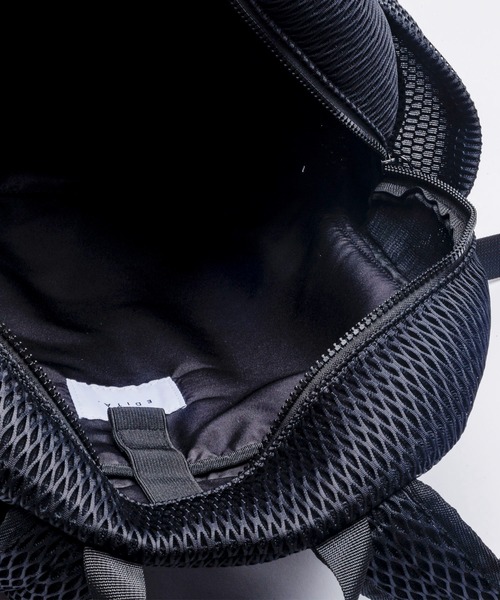 EDITA.(エディータ)の「洗濯機で洗える Washable standard pockets backpack 大容量 / 通学 / A4収納(バックパック/リュック・レディース・ブラック×グレー/ブラック・FREE)」の6枚目の写真