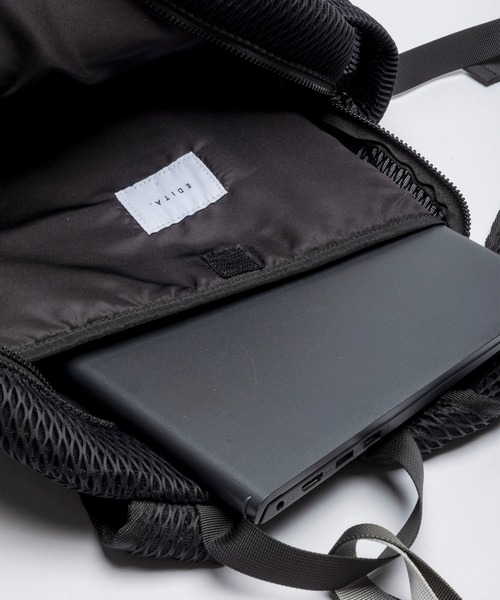 EDITA.(エディータ)の「洗濯機で洗える Washable standard pockets backpack 大容量 / 通学 / A4収納(バックパック/リュック・レディース・ブラック×グレー/ブラック・FREE)」の10枚目の写真