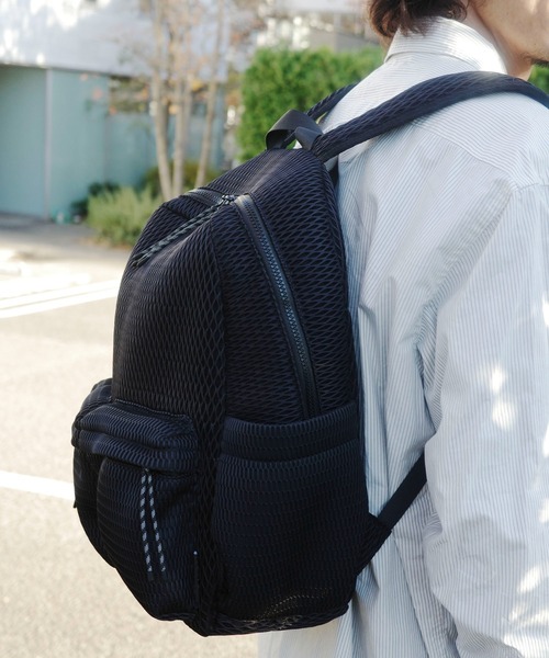 EDITA.(エディータ)の「洗濯機で洗える Washable standard pockets backpack 大容量 / 通学 / A4収納(バックパック/リュック・レディース・ブラック×グレー/ブラック・FREE)」の18枚目の写真