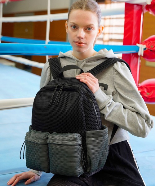 EDITA.(エディータ)の「洗濯機で洗える Washable standard pockets backpack 大容量 / 通学 / A4収納(バックパック/リュック・レディース・ブラック×グレー/ブラック・FREE)」の22枚目の写真