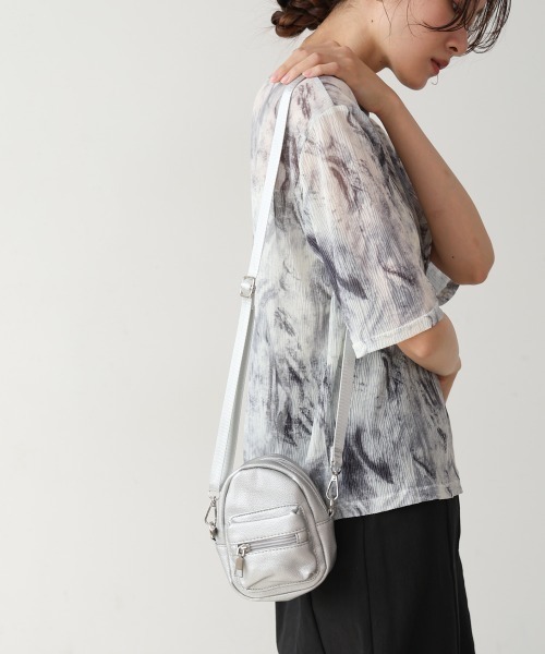 Bab（バブ）の「軽量ミニショルダーバッグ（ショルダーバッグ・レディース・ブラック/ピンク/オフホワイト/イエロー/シルバー・ONESIZE）」の8枚目の写真