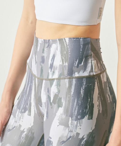 Julier Yoga and Relax（ジュリエヨガアンドリラックス）の「Julier Vertical brushプリントレギンス（レギンス/スパッツ・レディース・グレー×ホワイト/ブルー系その他/ホワイト×グレー・1/2/0）」の14枚目の写真