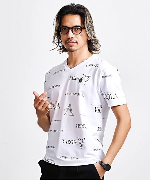 VIOLA(ヴィオラ)の「『VIOLA rumore/ヴィオラ ルモーレ』総柄V/N半袖Tシャツ(Tシャツ/カットソー・メンズ・ブラック/ブラック×ゴールド/ホワイト・XL/L/M)」の1枚目の写真