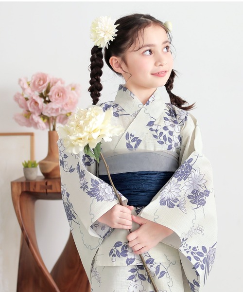 kimonomachi(キモノマチ)の「【簡単着付け】ガールズ 浴衣 セパレート ワンピース 子供浴衣セット(サンドレス+上着+帯)110cm/120cm/130cm/140cm/150cm 女の子浴衣 糸菊 秋草 雪輪 ひまわり(浴衣・キッズ・ブルーグレー/グレイッシュブルー/ブルーパープル/コーラルピンク/ブラック/ライトグレー/ネイビー/イエロー・110cm/120cm/130cm/140cm/150cm)」の6枚目の写真