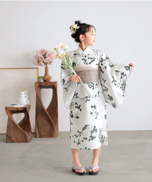 kimonomachi(キモノマチ)の「【簡単着付け】ガールズ 浴衣 セパレート ワンピース 子供浴衣セット(サンドレス+上着+帯)110cm/120cm/130cm/140cm/150cm 女の子浴衣 糸菊 秋草 雪輪 ひまわり(浴衣・キッズ・ブルーグレー/グレイッシュブルー/ブルーパープル/コーラルピンク/ブラック/ライトグレー/ネイビー/イエロー・110cm/120cm/130cm/140cm/150cm)」の19枚目の写真