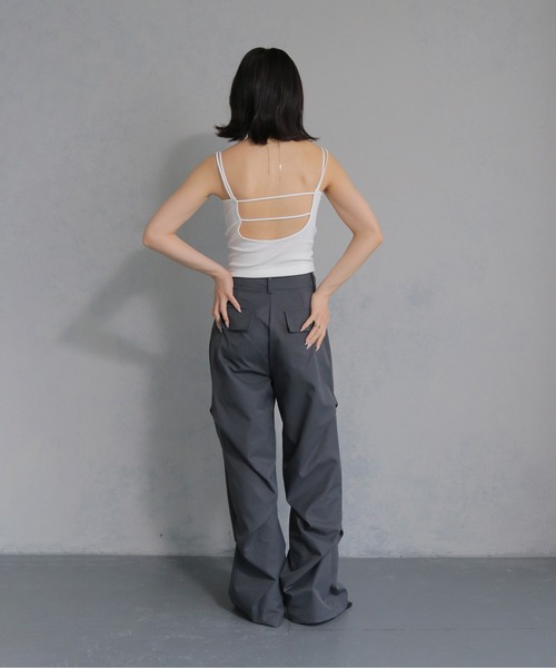 cheriella(シェリエラ)の「【cheriella】カップ付きバックストラップデザインキャミソール CUP-IN BACK STRAP DESIGN CAMISOLE(キャミソール・レディース・オフホワイト/ブラック・M)」の13枚目の写真