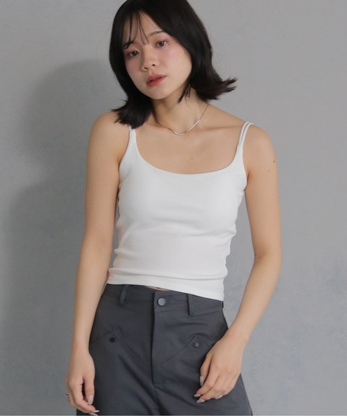cheriella(シェリエラ)の「【cheriella】カップ付きバックストラップデザインキャミソール CUP-IN BACK STRAP DESIGN CAMISOLE(キャミソール・レディース・オフホワイト/ブラック・M)」の4枚目の写真