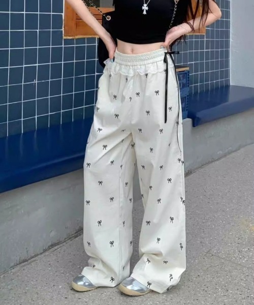 おしゃれスタ(オシャレスタ)の「リボン柄レース付きワイドパンツ(スウェットパンツ・レディース・ブラック/ホワイト・XL/L/M/S)」の9枚目の写真