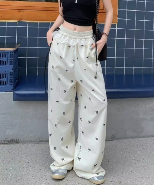おしゃれスタ(オシャレスタ)の「リボン柄レース付きワイドパンツ(スウェットパンツ・レディース・ブラック/ホワイト・XL/L/M/S)」の10枚目の写真