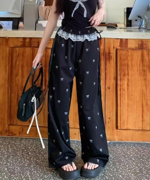 おしゃれスタ(オシャレスタ)の「リボン柄レース付きワイドパンツ(スウェットパンツ・レディース・ブラック/ホワイト・XL/L/M/S)」の6枚目の写真