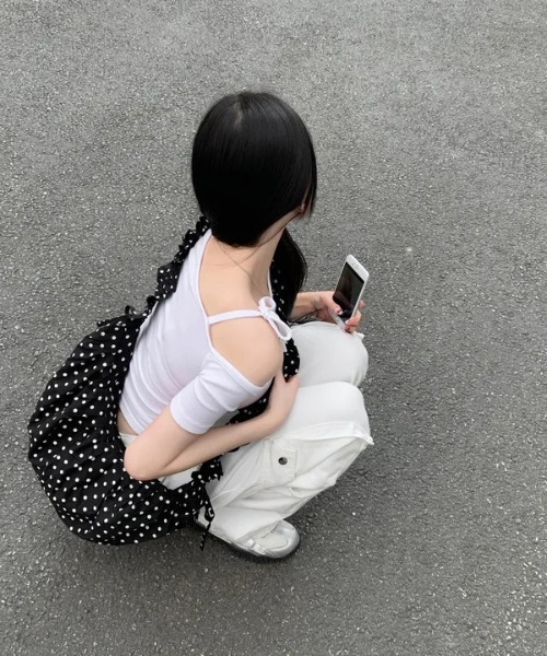 FREE STYLISTS(フリー スタイリスト)の「Y2K ドットドローストリングショルダーバッグ 2WAY(ショルダーバッグ・レディース・ホワイト/ブラック・FREE)」の9枚目の写真