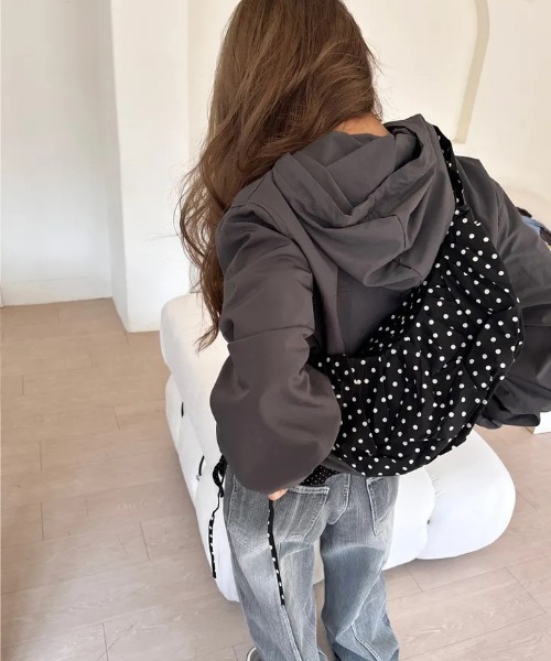 FREE STYLISTS(フリー スタイリスト)の「Y2K ドットドローストリングショルダーバッグ 2WAY(ショルダーバッグ・レディース・ホワイト/ブラック・FREE)」の14枚目の写真