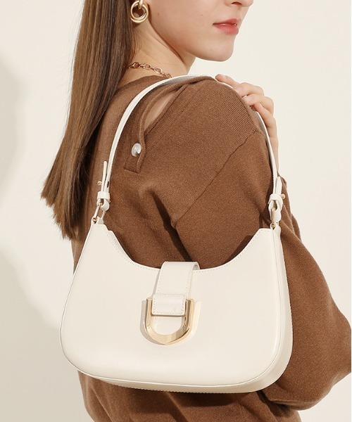 NiiNa（ニーナ）の「【 NiiNa / ニーナ 】高品質牛革 ワンハンドルスリムラウンドレザーバッグ（ショルダーバッグ・レディース・ホワイト/ブラウン/レッド/ブラック・FREE）」の5枚目の写真