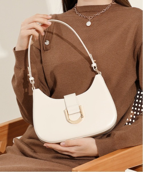 NiiNa（ニーナ）の「【 NiiNa / ニーナ 】高品質牛革 ワンハンドルスリムラウンドレザーバッグ（ショルダーバッグ・レディース・ホワイト/ブラウン/レッド/ブラック・FREE）」の14枚目の写真