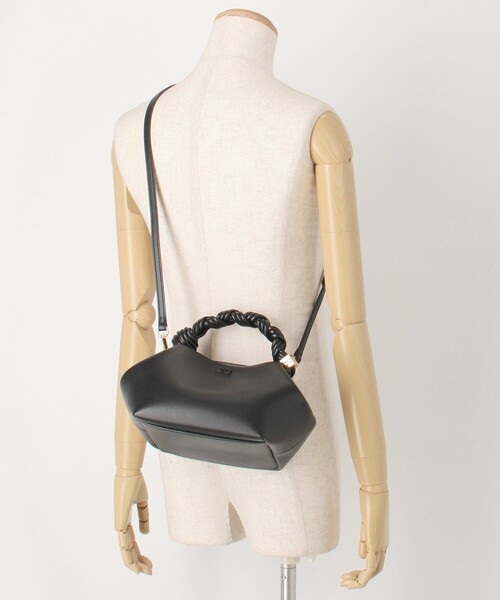 GANNI(ガニー)の「GANNI/ガニー Ganni Bou Bag Small / A5241 / リサイクルレザー 2way ショルダーバッグ / ハンドバッグ(ショルダーバッグ・レディース・ブラック・ONE SIZE)」の5枚目の写真