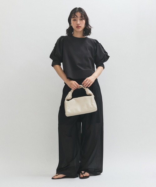 ADAM ET ROPE'(アダムエロペ)の「【サステナブル】バルーンスリーブTシャツ(Tシャツ/カットソー・レディース・ブラック/ネイビー/ベージュ系その他・FREE)」の4枚目の写真