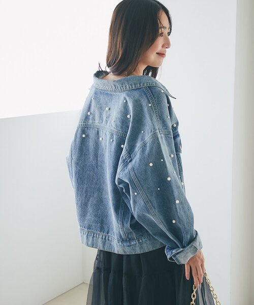 La boutique BonBon(ラブティックボンボン)の「【今すぐお届け!・miki監修】パール付デニムジャケット(デニムジャケット・レディース・ネイビー/サックスブルー・FREE)」の5枚目の写真