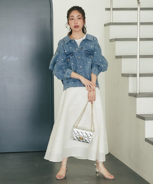 La boutique BonBon(ラブティックボンボン)の「【今すぐお届け!・miki監修】パール付デニムジャケット(デニムジャケット・レディース・ネイビー/サックスブルー・FREE)」の15枚目の写真