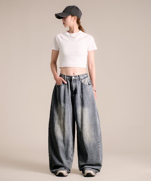 MAISON SELECT(メゾンセレクト)の「7A3 サイドタックワイドデニム SHORT DD5006(デニムパンツ・レディース・ライトブルー/ブラック/ブルー/ブルー系その他・M/L/XL/S)」の4枚目の写真