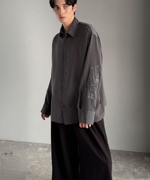 Classical Origin（クラシカルオリジン）の「「魅せる服。」刺繍使いルーズドレープシャツ（長袖）／Embroidery Loose Drape Shirt（シャツ/ブラウス・メンズ・チャコールグレー/ホワイト/ライトグレー・SMALL/MEDIUM/LARGE）」の15枚目の写真