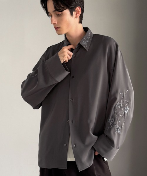 Classical Origin（クラシカルオリジン）の「「魅せる服。」刺繍使いルーズドレープシャツ（長袖）／Embroidery Loose Drape Shirt（シャツ/ブラウス・メンズ・チャコールグレー/ホワイト/ライトグレー・SMALL/MEDIUM/LARGE）」の13枚目の写真