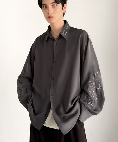 Classical Origin（クラシカルオリジン）の「「魅せる服。」刺繍使いルーズドレープシャツ（長袖）／Embroidery Loose Drape Shirt（シャツ/ブラウス・メンズ・チャコールグレー/ホワイト/ライトグレー・SMALL/MEDIUM/LARGE）」の7枚目の写真