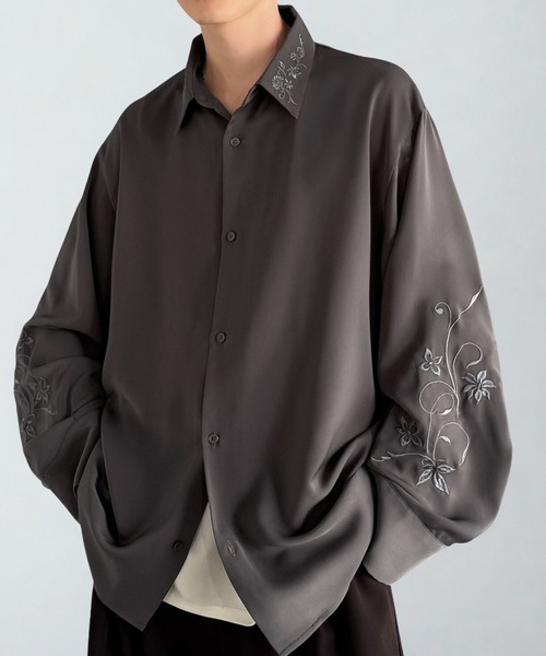 Classical Origin（クラシカルオリジン）の「「魅せる服。」刺繍使いルーズドレープシャツ（長袖）／Embroidery Loose Drape Shirt（シャツ/ブラウス・メンズ・チャコールグレー/ホワイト/ライトグレー・SMALL/MEDIUM/LARGE）」の4枚目の写真