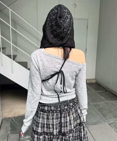 Never mind the XU / Chikashitsu+(ネバーマインド ザ エックスユー / チカシツプラス)の「【nmtc+】lace balaclava / 【エヌエムティーシープラス】レースバラクラバ<着用動画あり>(ニットキャップ/ビーニー・レディース・ブラック/ホワイト・ONE SIZE)」の9枚目の写真