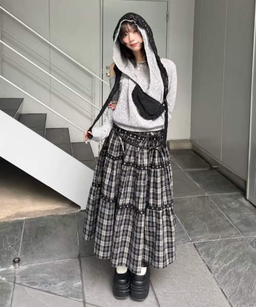 Never mind the XU / Chikashitsu+(ネバーマインド ザ エックスユー / チカシツプラス)の「【nmtc+】lace balaclava / 【エヌエムティーシープラス】レースバラクラバ<着用動画あり>(ニットキャップ/ビーニー・レディース・ブラック/ホワイト・ONE SIZE)」の10枚目の写真