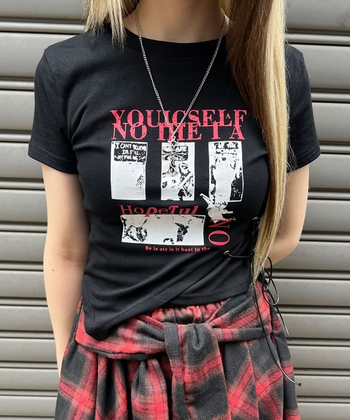 Figments(フィグメンツ)の「サイドレースアップパンクT(Tシャツ/カットソー・レディース・ブラック/ホワイト・FREE)」の2枚目の写真
