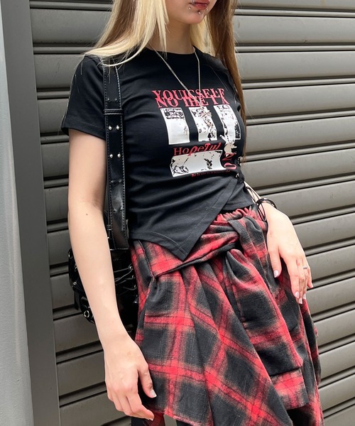 Figments(フィグメンツ)の「サイドレースアップパンクT(Tシャツ/カットソー・レディース・ブラック/ホワイト・FREE)」の10枚目の写真