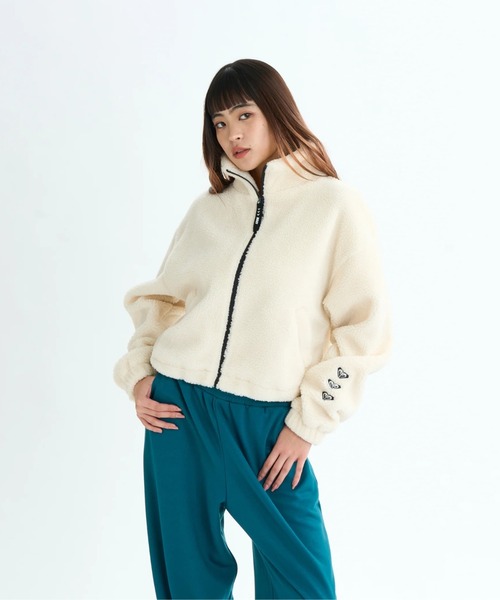 ROXY(ロキシー)の「TRIPLE HEARTS JACKET/袖ロゴ刺繍ボアショートジャケット(ブルゾン・レディース・ブラック/ホワイト/グリーン・SMALL/MEDIUM/LARGE)」の2枚目の写真