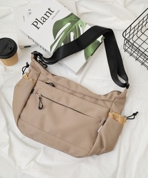 L.R.M 隠しジップ10Pショルダーバッグ