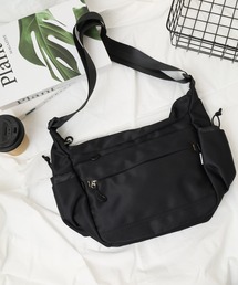 L.R.M 隠しジップ10Pショルダーバッグ