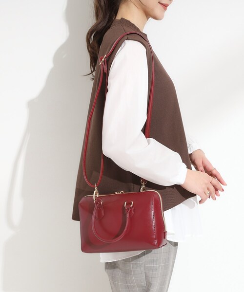 SHOO・LA・RUE(シューラルー)の「【2WAY】ミニボストンバッグ(ショルダーバッグ・レディース・ブラック/ボルドー/ブラウン系・00)」の15枚目の写真