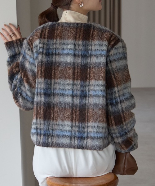 PREFERIR(プレフェリール)の「シャギーチェック ショート ジャケット(ノーカラージャケット・レディース・ブラウン/ネイビー・MEDIUM)」の8枚目の写真