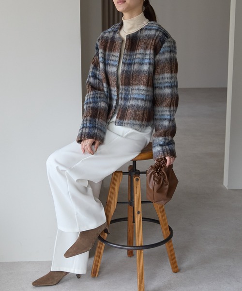 PREFERIR(プレフェリール)の「シャギーチェック ショート ジャケット(ノーカラージャケット・レディース・ブラウン/ネイビー・MEDIUM)」の6枚目の写真