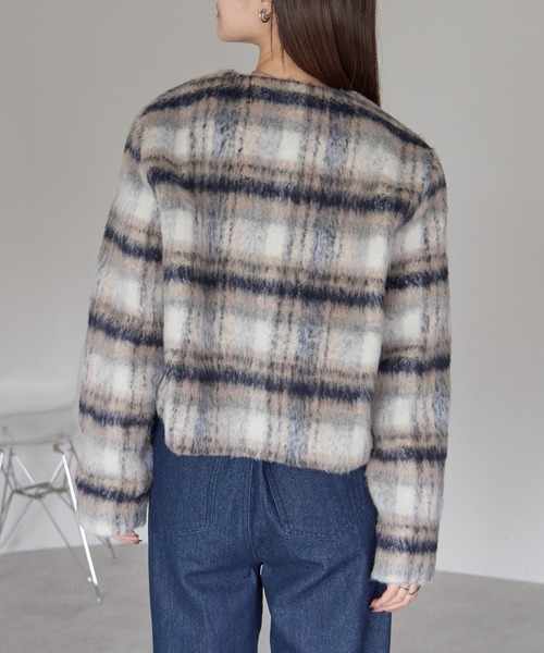 PREFERIR(プレフェリール)の「シャギーチェック ショート ジャケット(ノーカラージャケット・レディース・ブラウン/ネイビー・MEDIUM)」の21枚目の写真